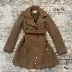 ‼️ Michael Kors Tan Belted Trench Coat ‼️